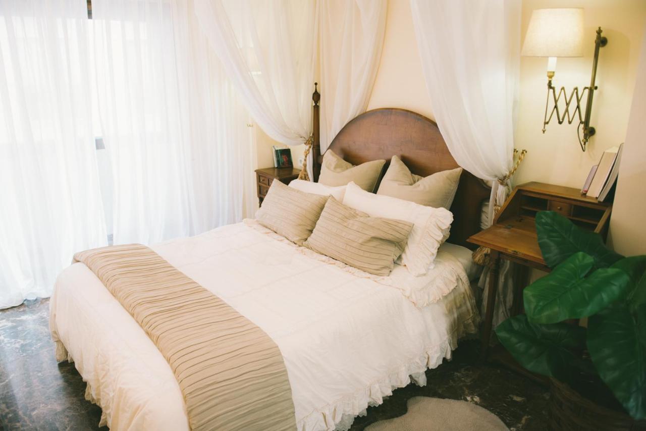 Bright Apartment In The City Center Alicante Bagian luar foto