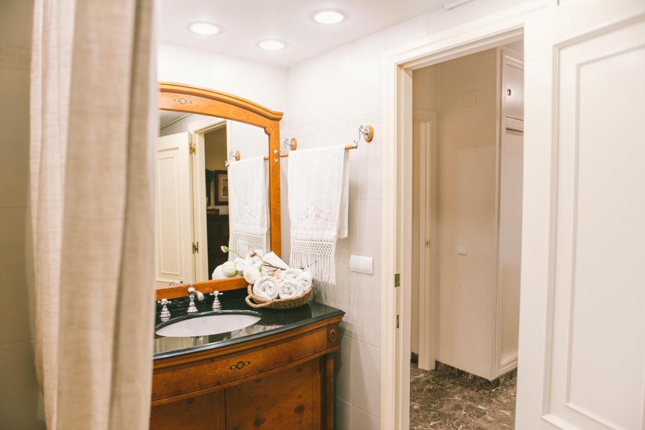 Bright Apartment In The City Center Alicante Bagian luar foto