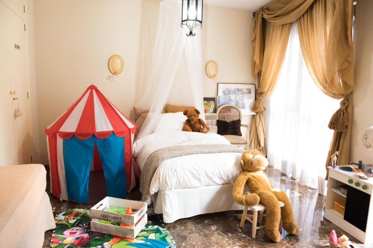 Bright Apartment In The City Center Alicante Bagian luar foto
